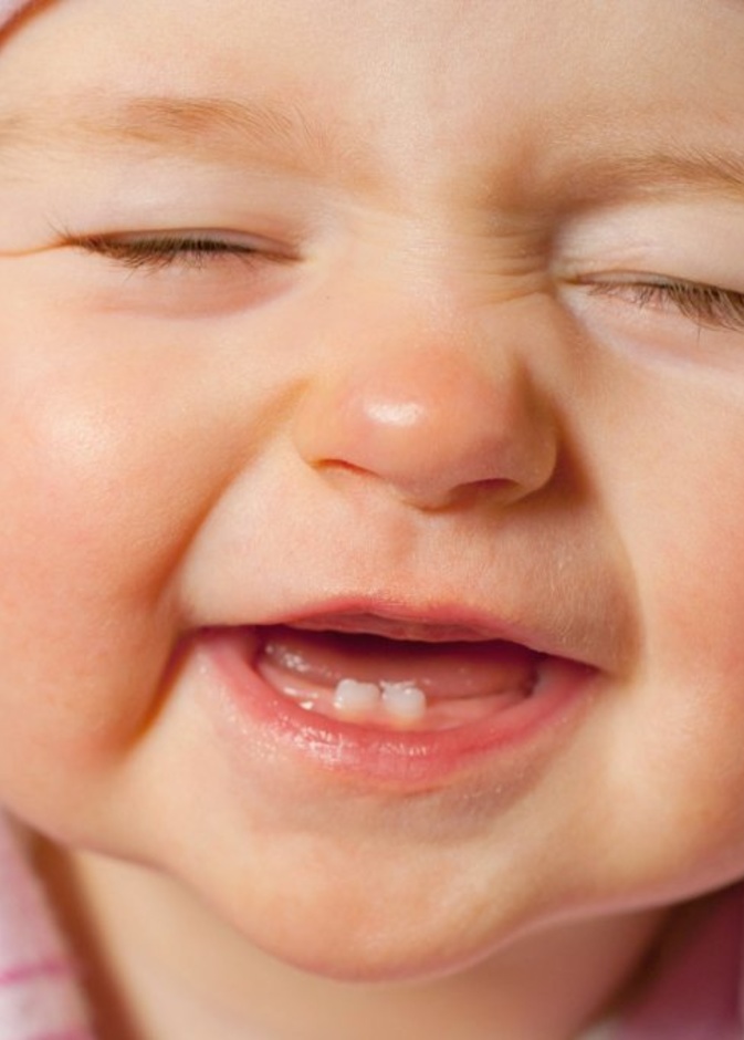 اسنان الاطفال و كيفية العناية بها