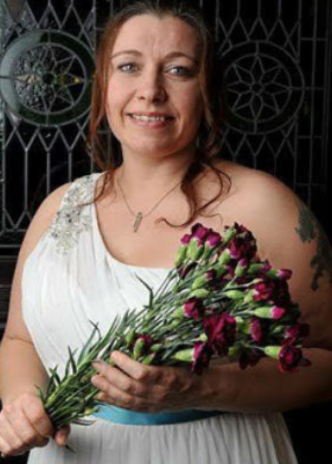 العروس الانكليزية التي ستتزوج من دون عريس