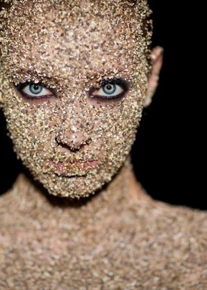 رمل البحر مفيد في تقشير البشرة