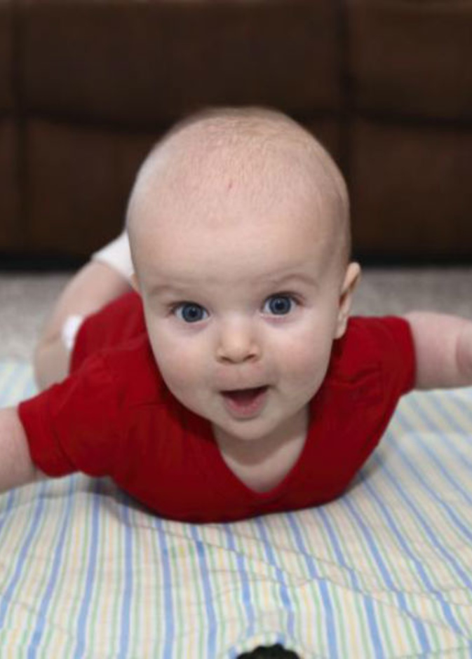 يشتمل التطور الحركي و العصبي عند الطفل بعمر 0-2 سنة 27 فعالية