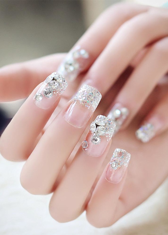 الأشكال الهندسية تمنح لأظافرك شكلا أنيقا جدا