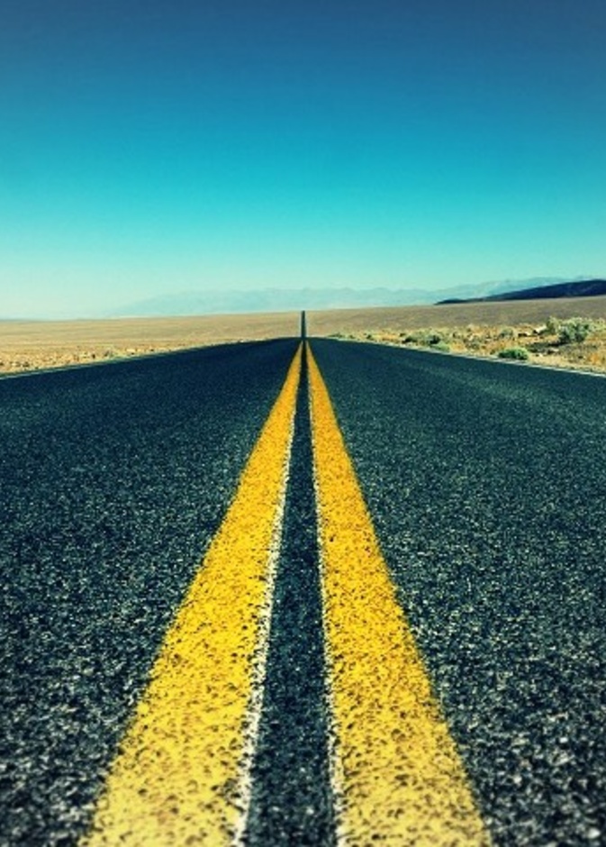 انصهار الأسفلت بسبب درجات الحرارة المرتفعة في الكويت