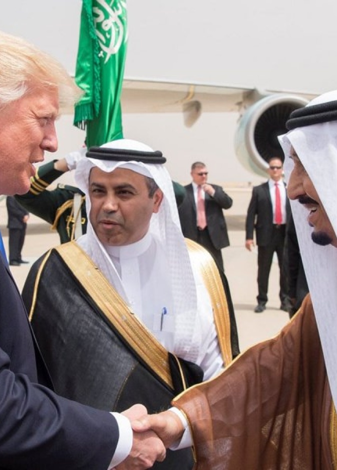 خادم الحرمين الشريفين يرحب بـ ترامب عبر تويتر