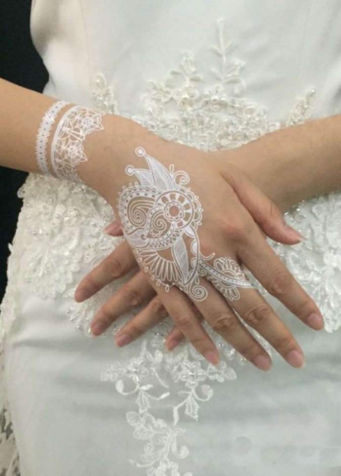 ليلة الحناء تسبق حفل الزفاف بيوم واحد