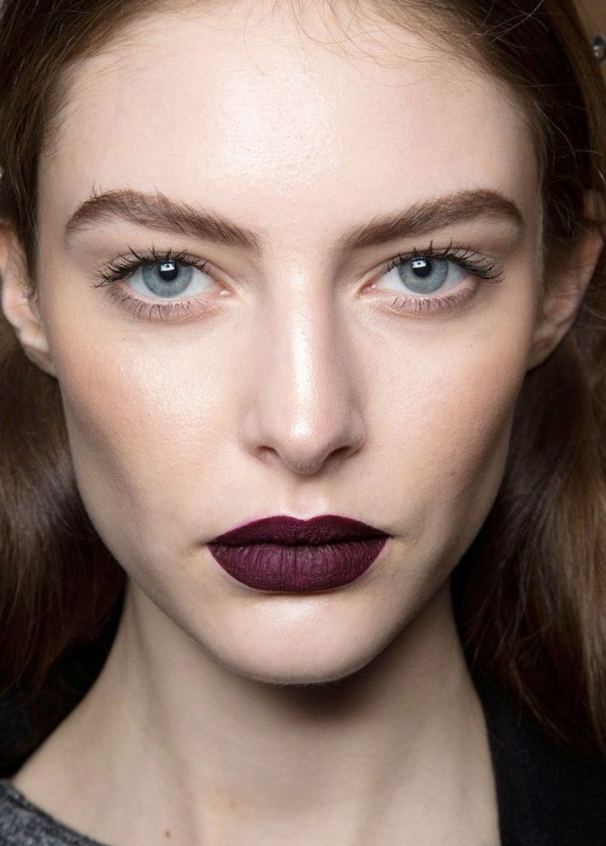 الشفاه البنفسجية صيحة الموسم القادم