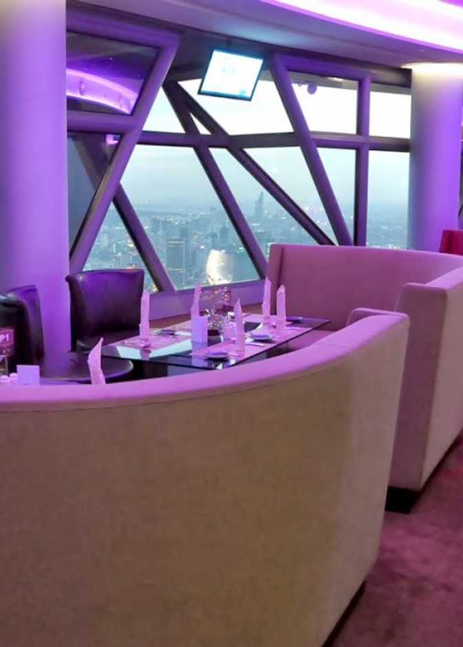 المطعم الدوار