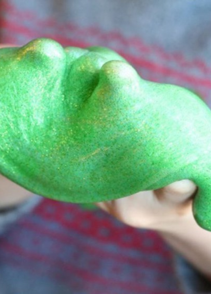 لعبة السلايم ستتسبب بحرق يد طفلك