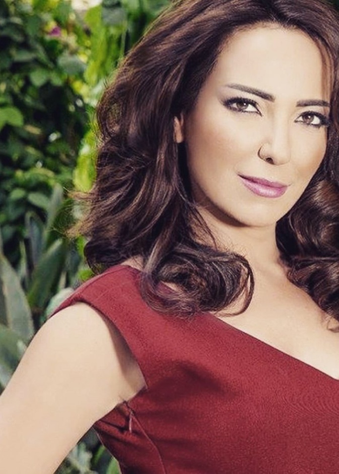 الممثلة السورية امل عرفة من مواليد برج الحوت