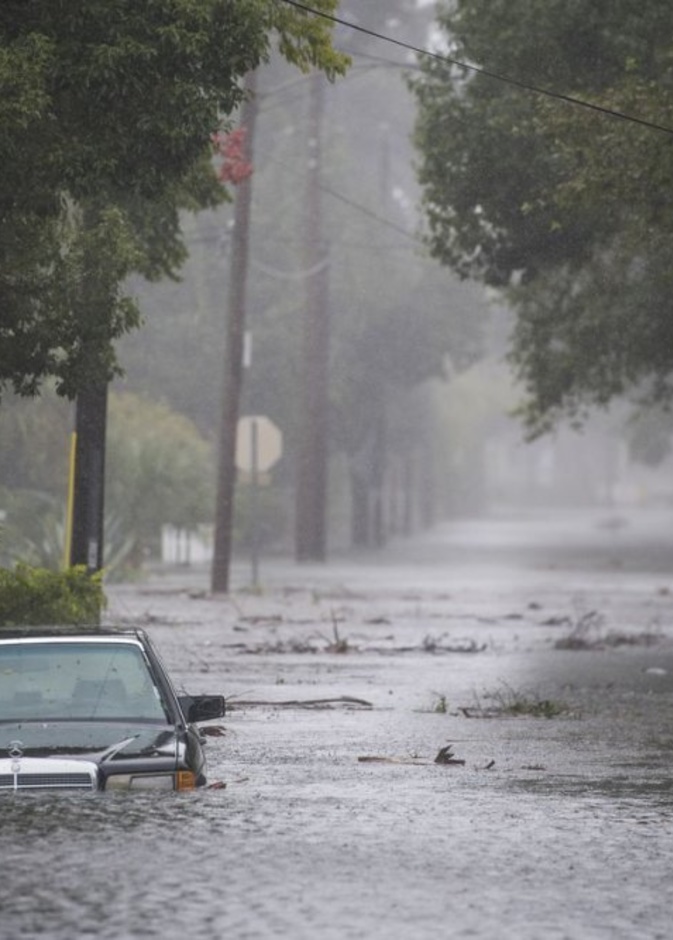 مياه السيول غمرت ثلث مساحة بنجلادش