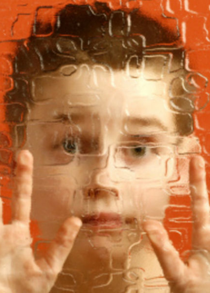 سلوك الطفل التوحدي وكيفية التعامل معه 