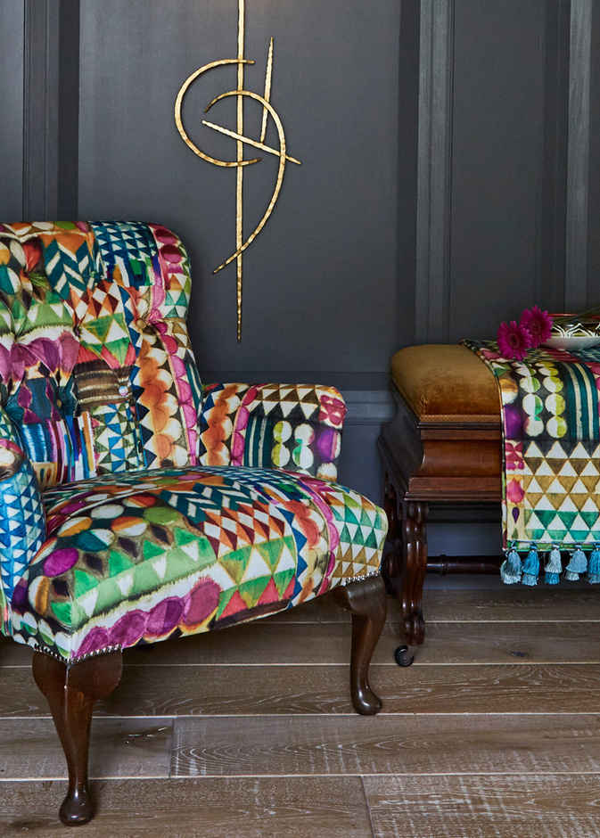 الألوان المشرقة تناسب مواليد برج الحمل 