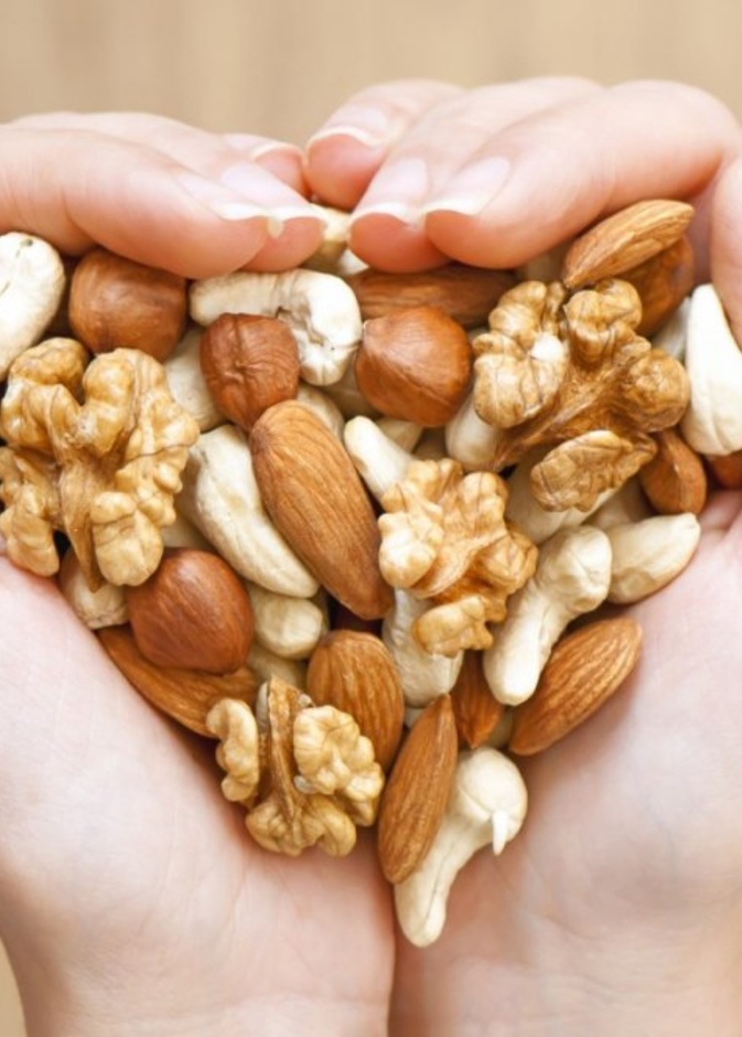 يفضل دائما تناول المكسرات النية
