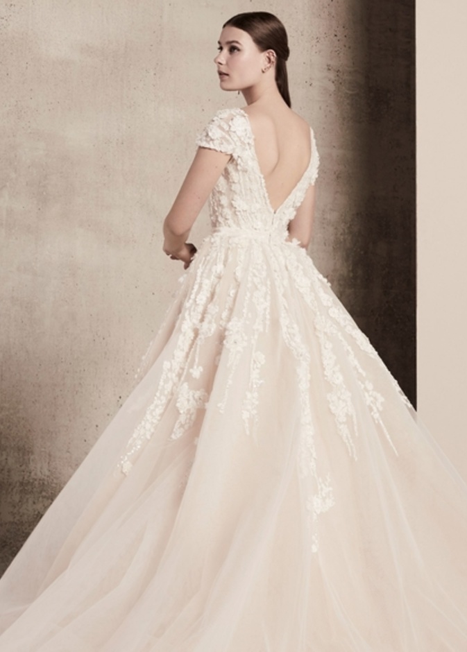 فستان من ايلي صعب 2018 