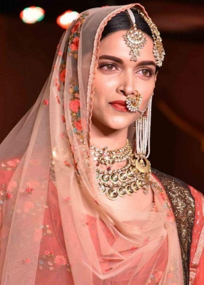 أجر ديبيكا بادوكون أعلى من أجر رانفير سينغ و شاهيد كابور