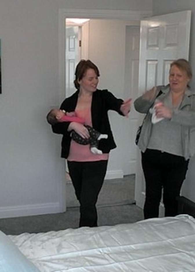 منزلا مجانيا لامرأة مكافحة ليكون ملاذا لها