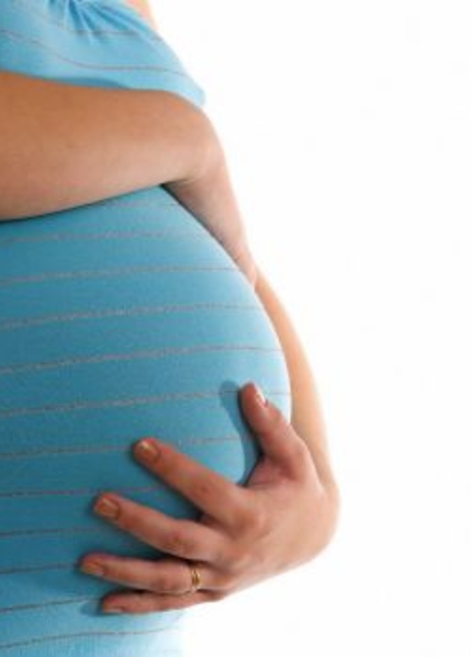 أسباب بطء حركة الجنين في الشهر التاسع 