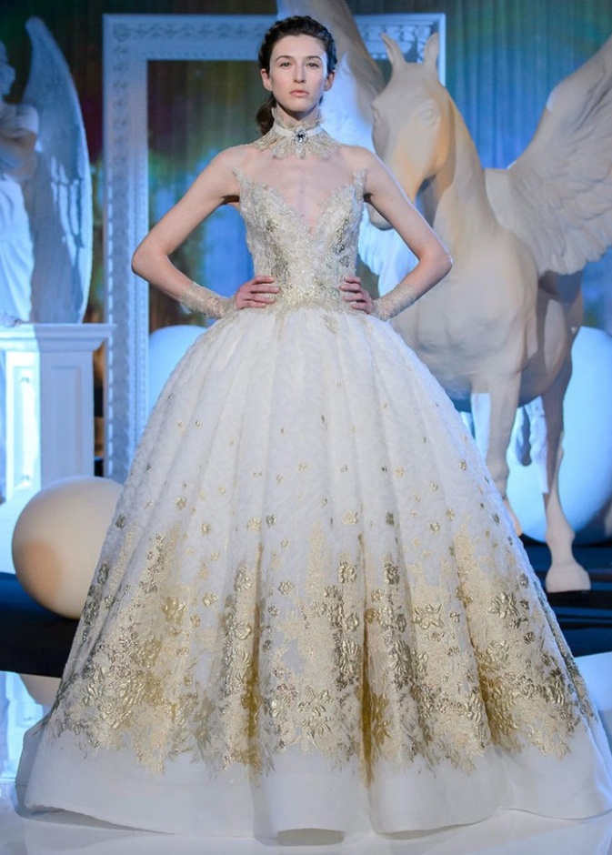 مجموعة فساتين زفاف لعروس 2018 من تصميم أليساندرا رينودو