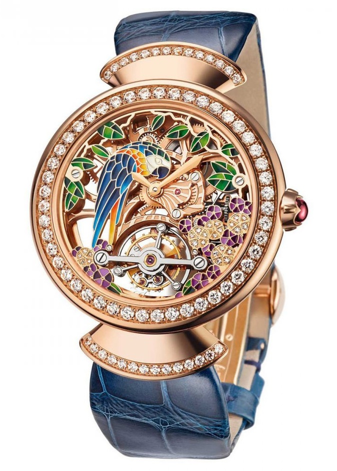 ساعة فان كليف آند أربلز من الماس والذهب الأبيض وحزام الجلد