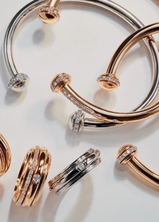 أساور بياجيه الملونة