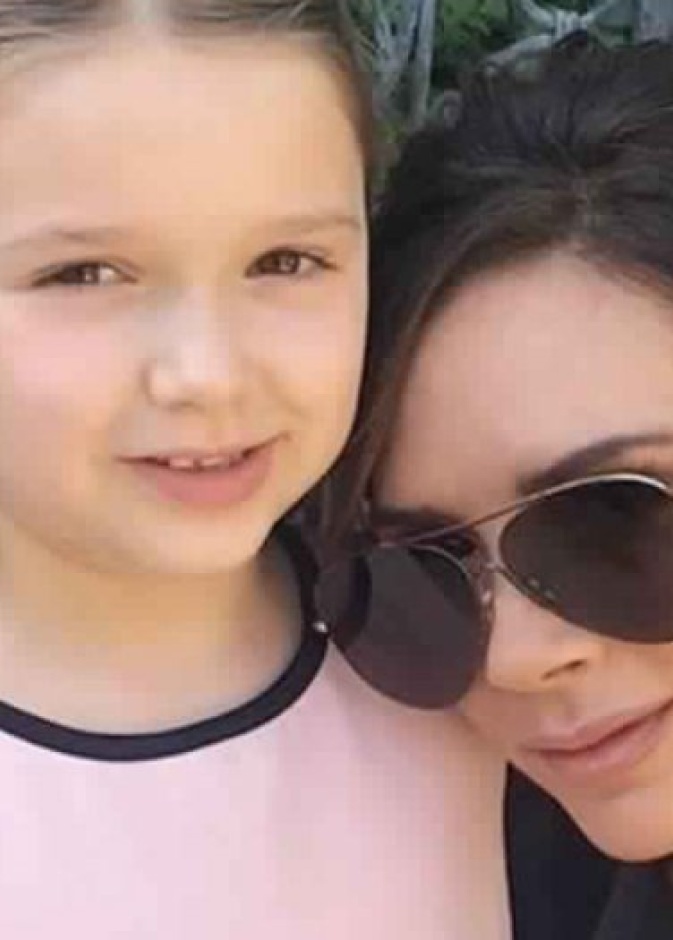 هاربر بيكهام تكتشف للمرة الأولى أن والدتها كانت نجمة بوب