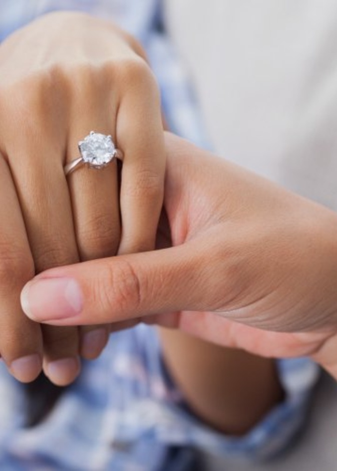 هكذا تحافظين على خاتم خطبتك الثمين