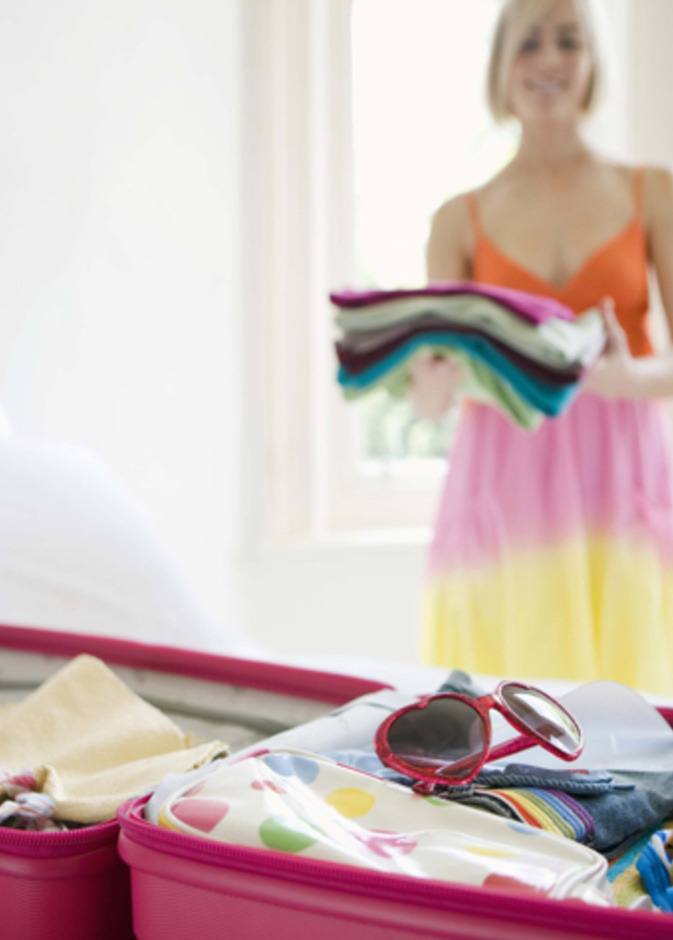 يستحسن تحضير شنطة شهر العسل اسبوعين قبل الزفاف