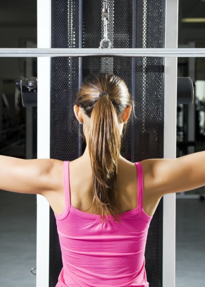 تمرين الضغط لتنحيف اليدين قبل الزفاف