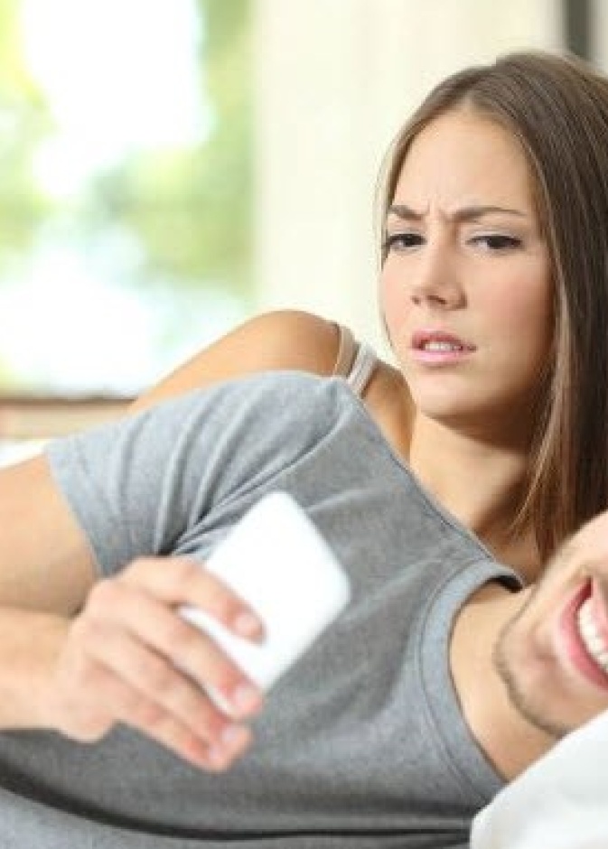 لماذا تقبل المرأة بخيانة الزوج وترفض زواجه بأخرى؟