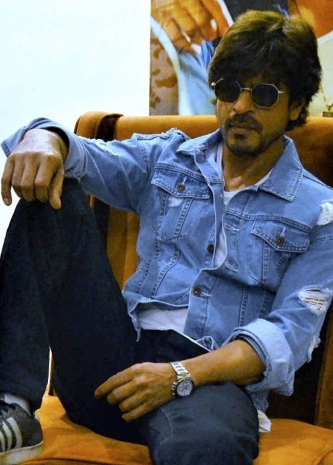 أمريكا تكرم شاروخان والإدعاء الهندي يستدعيه بسبب وفاة معجب