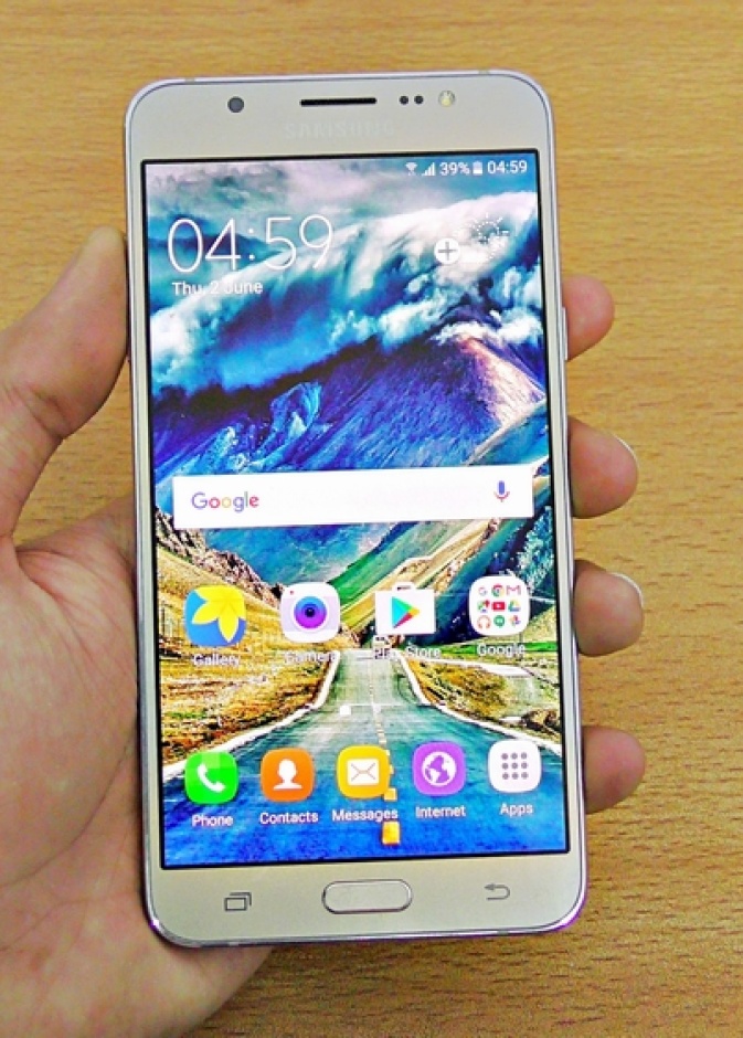 سامسونج تكشف عن 3 أجهزة جديدة من عائلة J