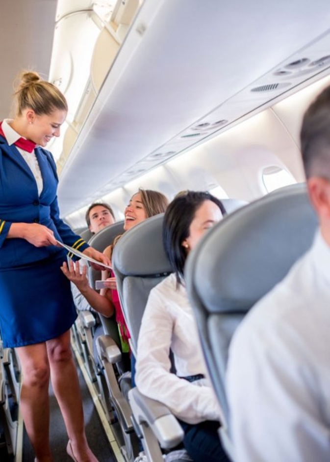 مضيفة تهبط بطائرة وتنقذ 190 راكبا