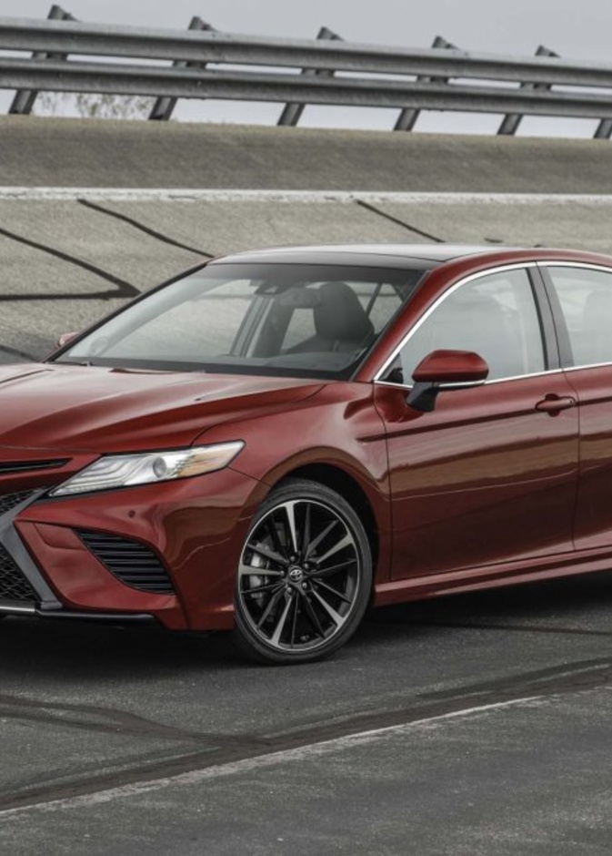 تتميز تويوتا كامري 2018 خاصية الحقن الإلكتروني للوقود