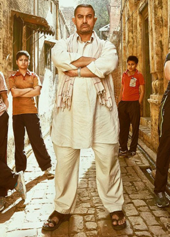 عامر خان سعيد بنجاح فيلمه الجديد Dangal