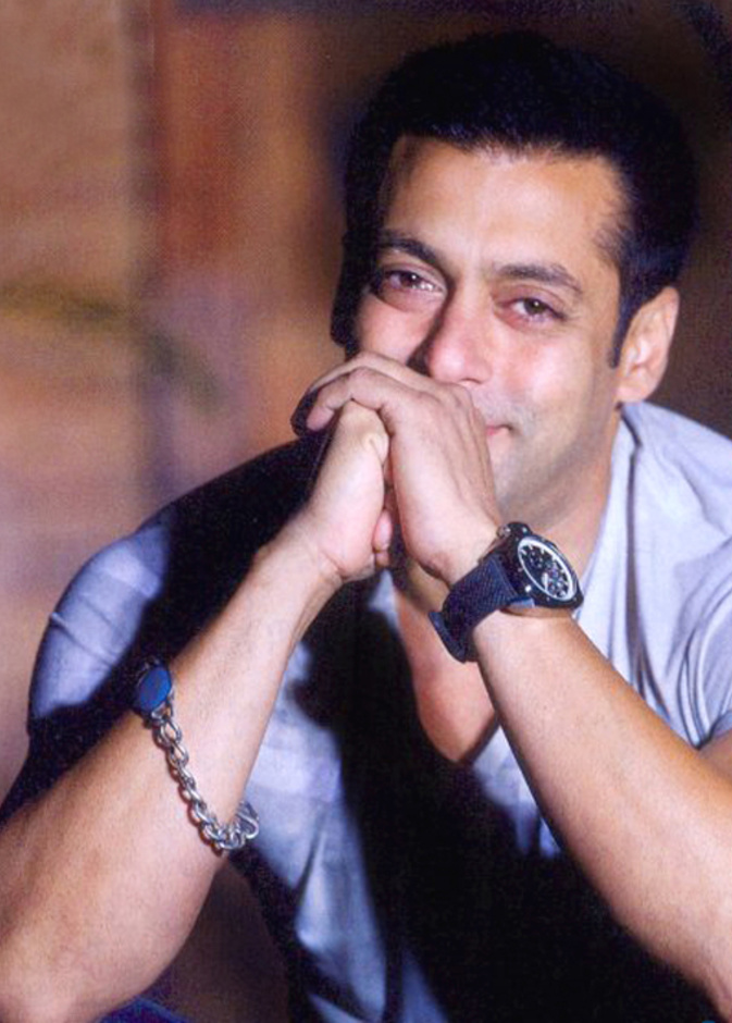 سلمان خان يدعو نجمات الهند الحاليات للتعلم من الجيل السابق