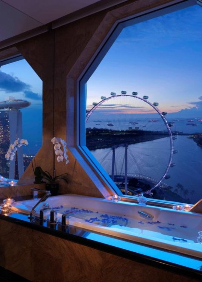 من داخل ذا ريتز كارلتون