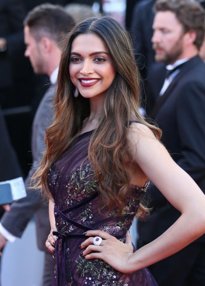 إطلالة ديبيكا بادوكون في مهرجان كان السينمائي الدولي