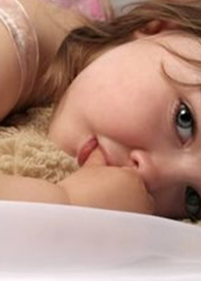 يستخدم الاطفال مص الاصبع كوسيلة للاسترخاء