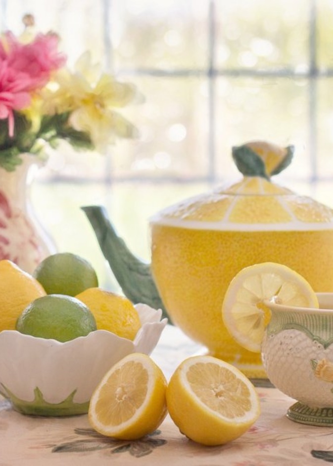 كوب واحد من مشروب الكمون والليمون على فترات متباعدة يعمل على نضارة البشرة