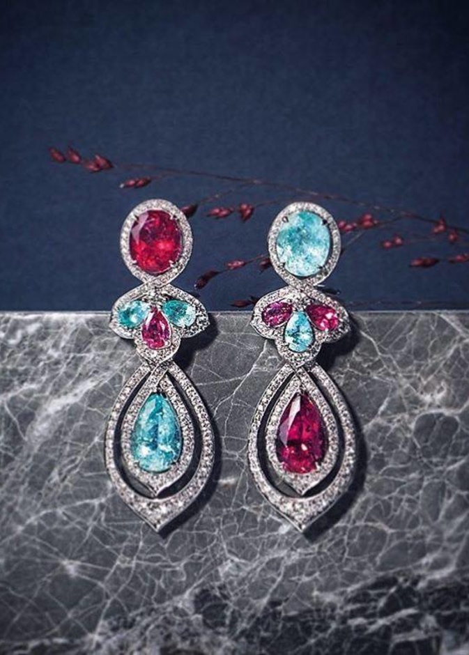 قلادة رائعة بأحجار من الوان الربيع المبهجة من مجموعة بلغاري Bvlgar