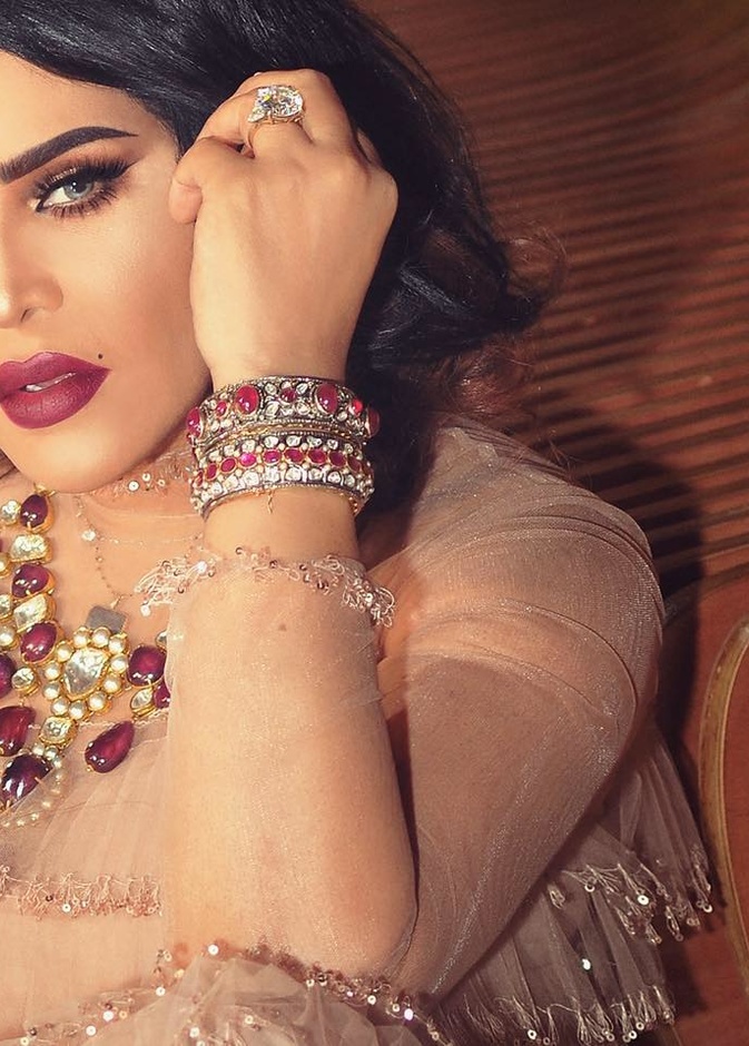 احدث صيحات تاتو الحواجب الناعمة على خطى هيفاء وهبي