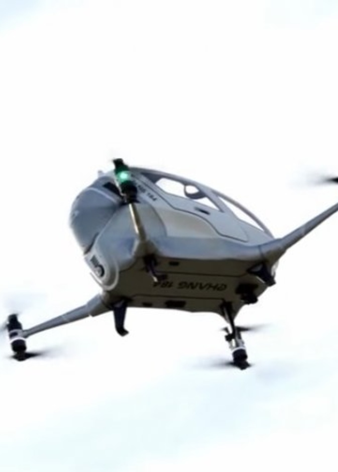 سيارة طائرة ذاتية التحكم في دبي