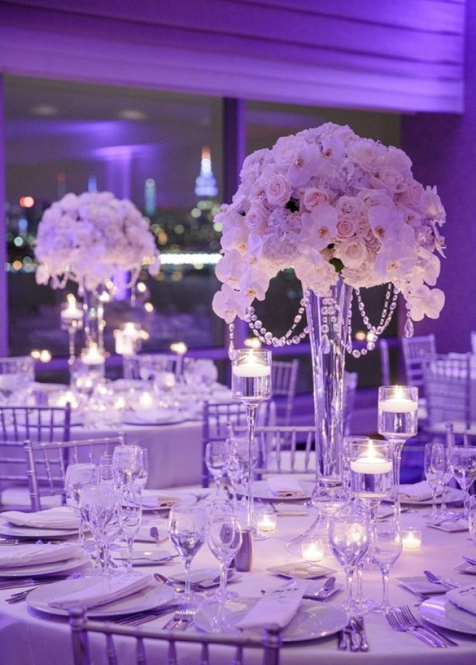 من الافكار المميزة و الملفتة لاستخدام الكريستال في زينة طاولات الافراح