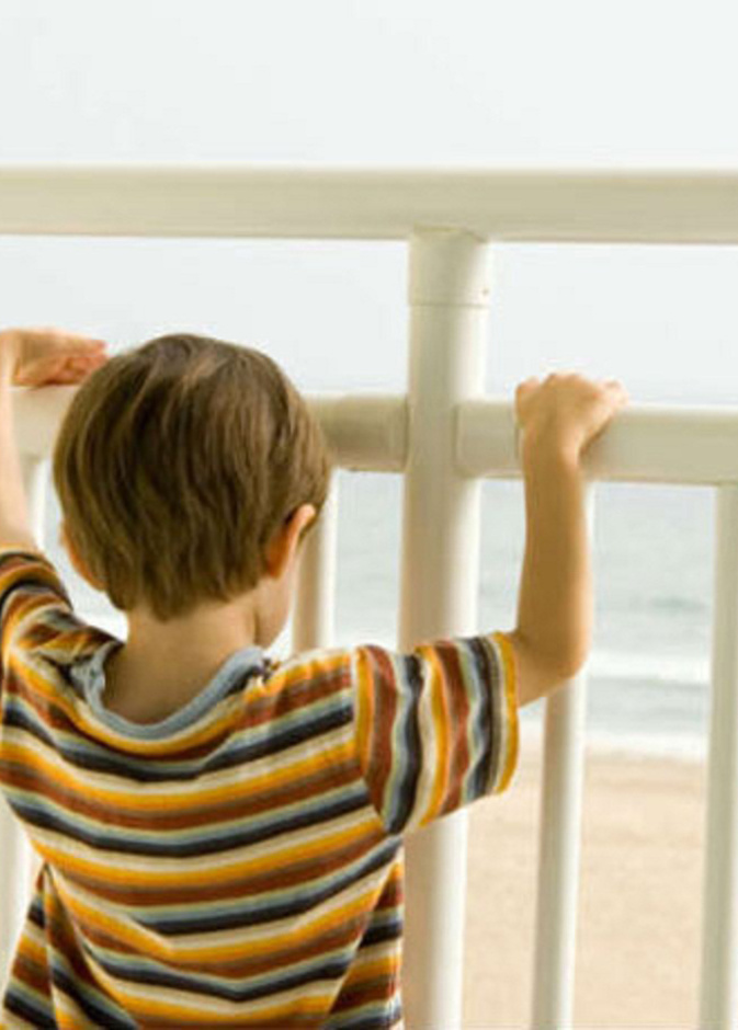 سقوط طفل من الطابق الثاني بمدرسة في السعودية