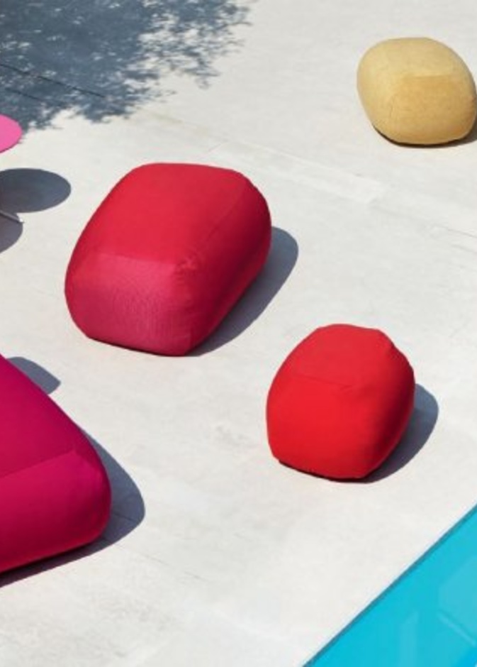 ديكورات مميزة و مكتملة للجلسات الخارجية حول المسبح