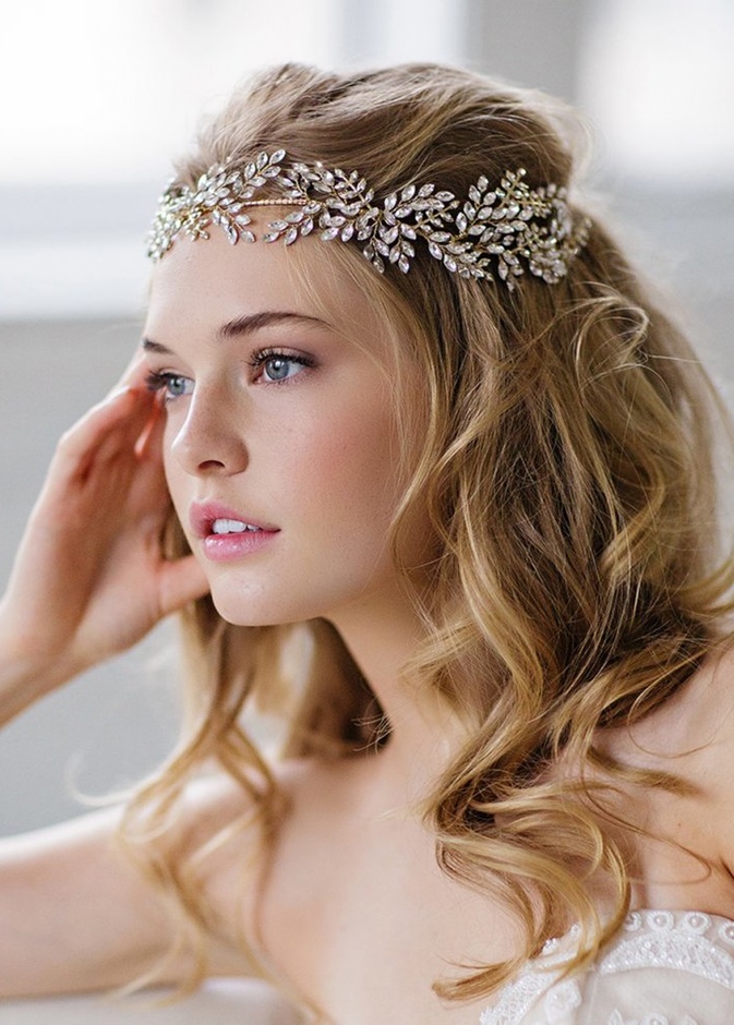 اكسسوار ابيض للعروس