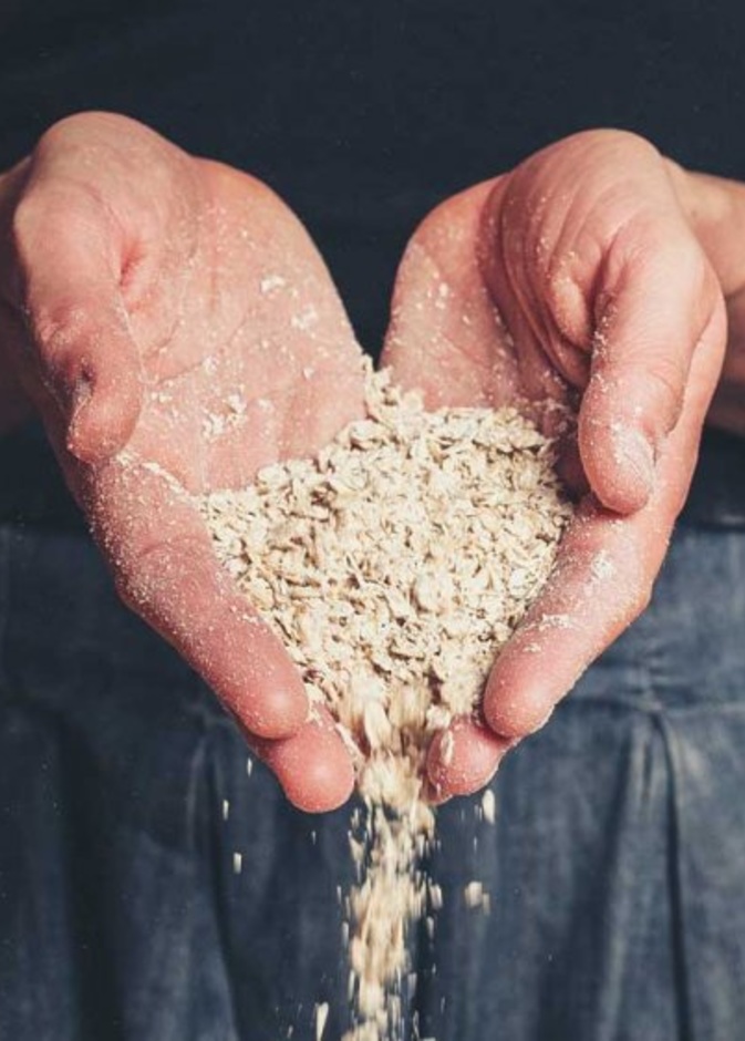 تناولي وجبة الشوفان و الزبادي على الفطور و الغذاء لانقاص الوزن الزائد