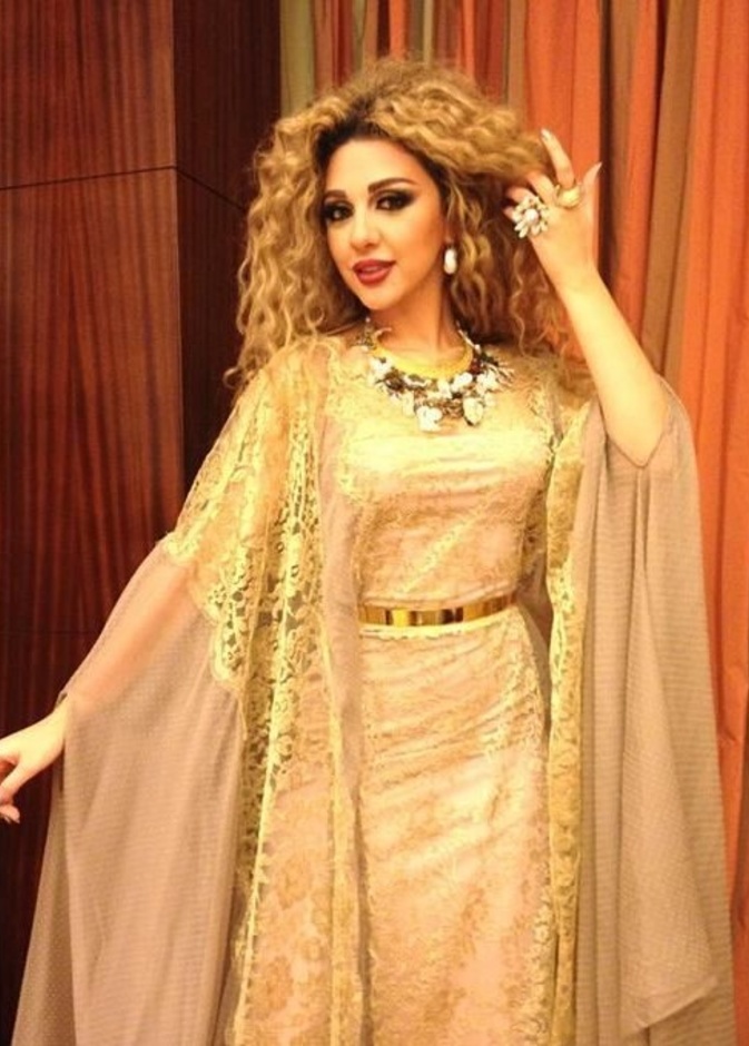 كيم كاردشيان خلال زيارتها الى دبي
