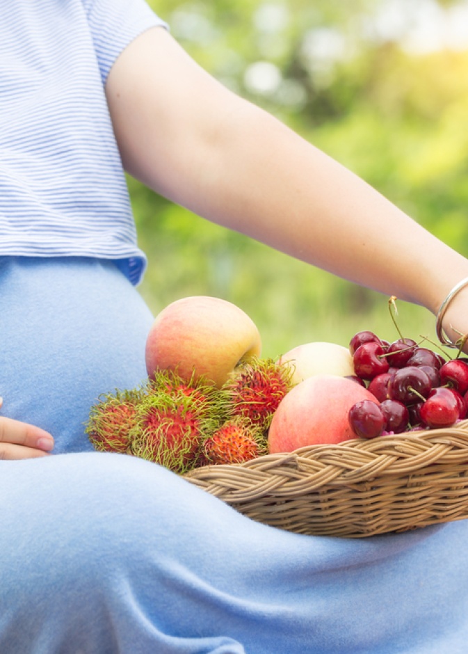 فوائد فاكهة الكاكا للمراة الحامل