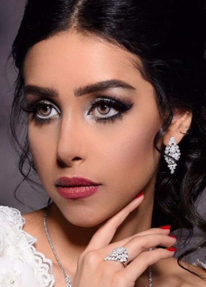 مكياج متألق من منيرة العويد