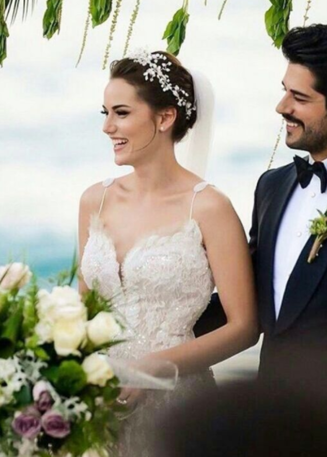 عرس بوراك أوزجيفيت وفهرية أفجين
